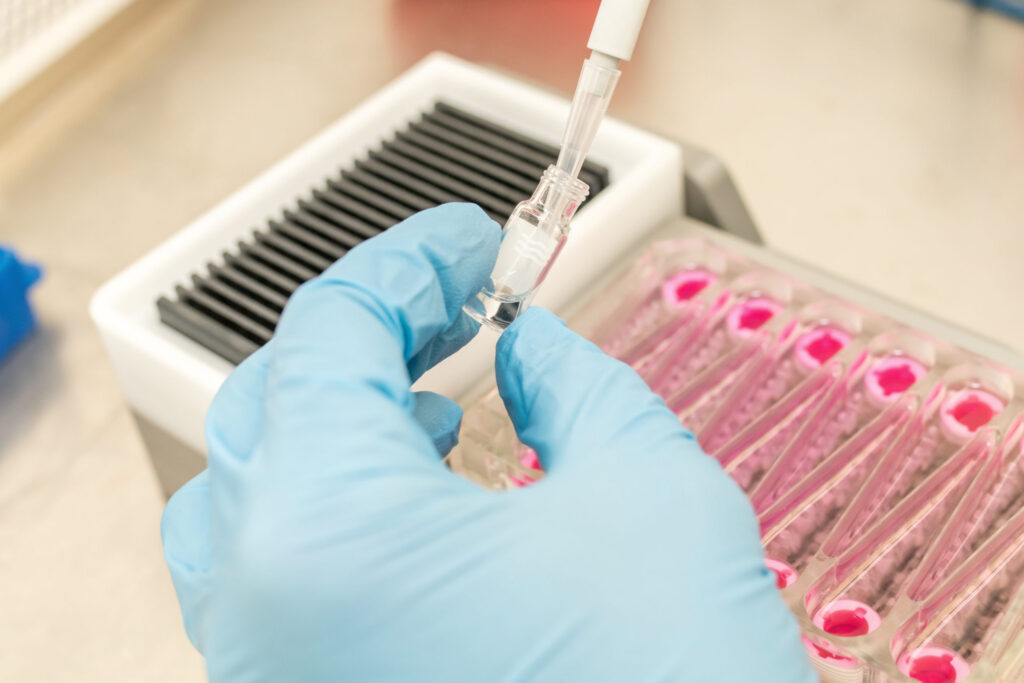 Open-well format PhysioMimix Liver-12 plates